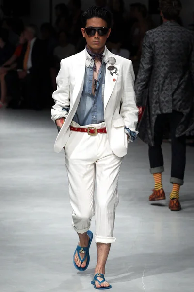 Look 40